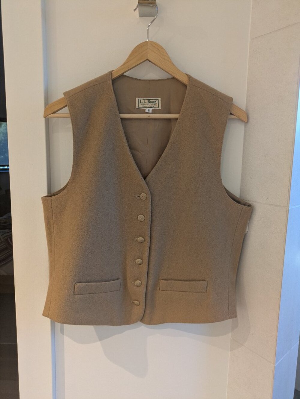 Vintage L.L. Bean Tailored-Button-Front Vest Waistcoat/Camel Tan Size S USA.